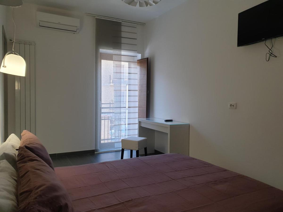 Pomodoro Bed Bed & Breakfast Castrovillari Bagian luar foto